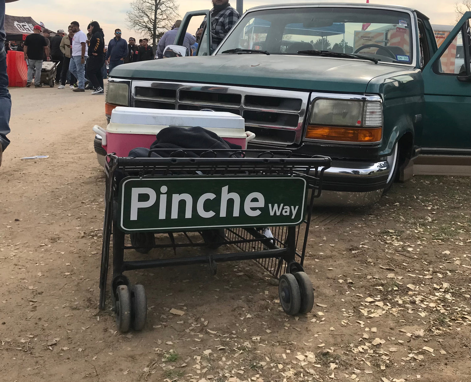 Pinche Way Sign